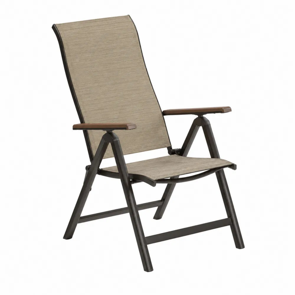 Sedia pieghevole da esterno in metallo e tessuto beige con braccioli in legno